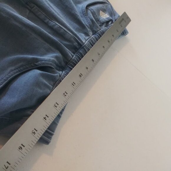 Quacker Factory, Dream Jeannes women's size M Short pull on medium wash pants - Picture 9 of 15